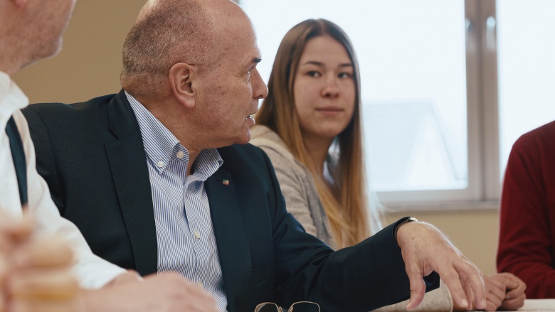 Walter Kern setzt sich für Familien ein. 150925_kindpauschalen_mg_3217